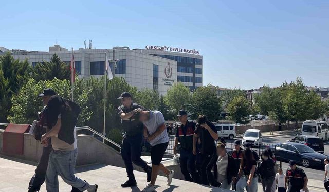 Kadın kıyafeti giydirip şantaj yaptılar: 6 gözaltı