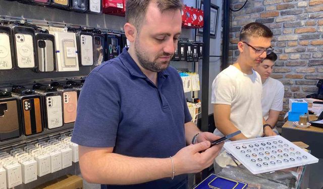 Kalın kılıf ve uzun şarj süresi sıcak havalardan cep telefonları için büyük risk