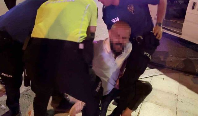 'Kelepçe vuramazlar, imkansız' dedi, kelepçelenip gözaltına alındı