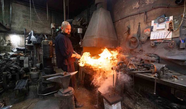 Kemeraltı'nın yaşayan mirasına 22 yıldır kesintisiz destek