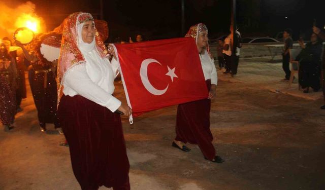 Konya'da kadınlar şalvarlarını giydi, doyasıya eğlendi