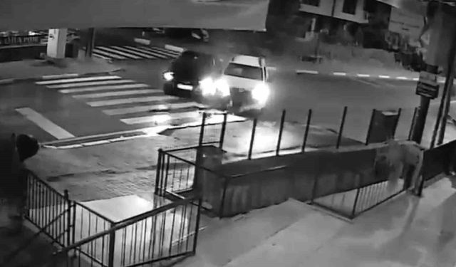 Koruma polisleri kaza yaptı: 2 polis yaralandı