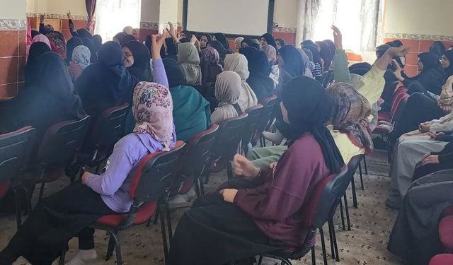 Kur'an kursu öğrencilerine kırmadan konuşmanın önemi anlatıldı