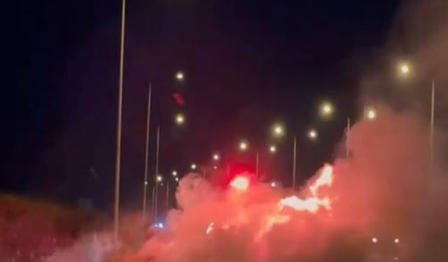 Kuzey Marmara Otoyolu'nda seyir halindeki otomobil alev alev yandı