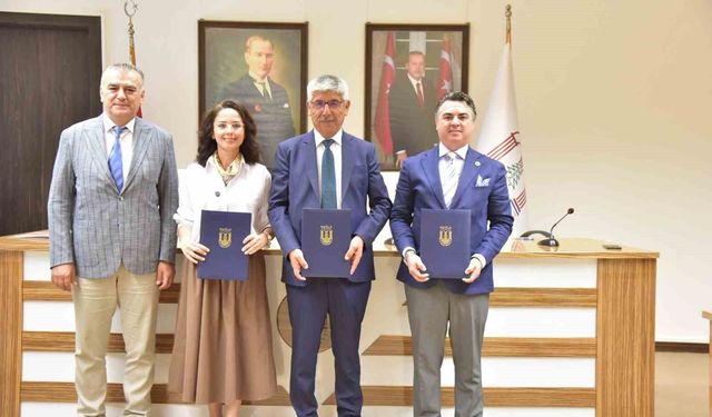 'Mahalleden Kliniğe Gülüş Yolculuğu' projesi için üçlü iş birliği