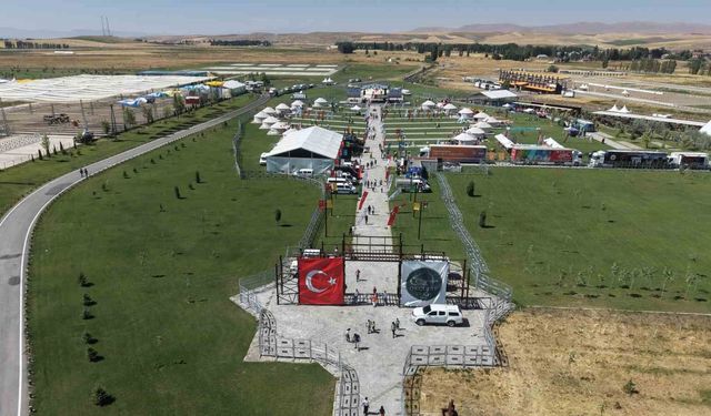Malazgirt Zaferi'nin 955'inci yıl dönümü etkinlikleri coşkuyla devam etti