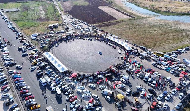 Modifiye araç tutkunları Sivas'ta buluştu
