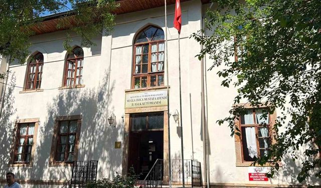 Muğla Halk Kütüphanesi güçlendirme için tahliye ediliyor