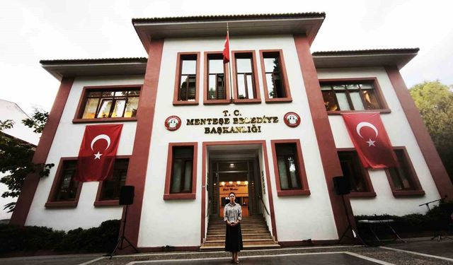 Muğla'nın 100 yıllık tarihi belediye binası vakıflara geçiyor