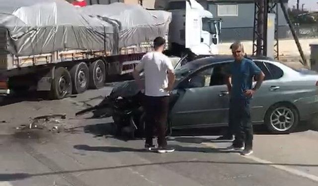 Muş'ta tır ile otomobil çarpıştı: 1 yaralı