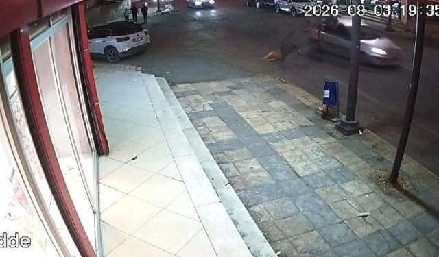 Otomobil ile bisikletin çarpıştığı kaza kamerada