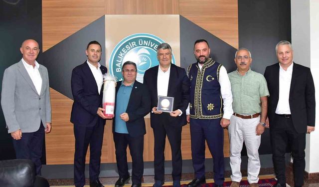 Rektör Yücel Oğurlu'ya, Kurtdereli güreşleri için davet