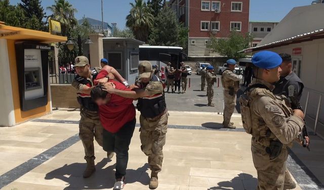 Şanlıurfa'da 12 kilo altın ile 2 milyon TL'yi gasp eden zanlılar tutuklandı