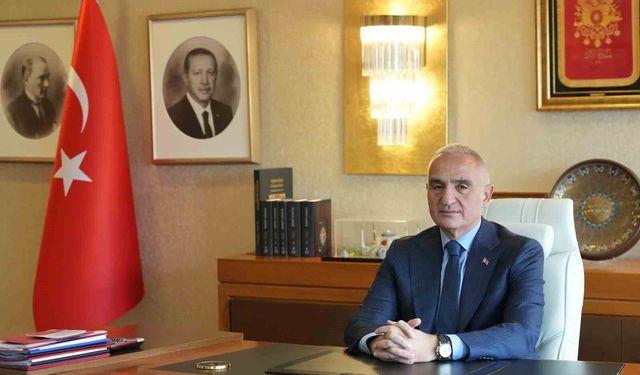 Sardes'te 2 bin 500 yıllık heykel gün yüzüne çıkarıldı