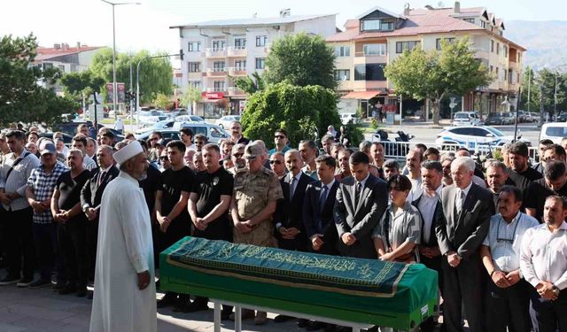 Şehit babası Mehmet Zengin son yolculuğuna uğurlandı