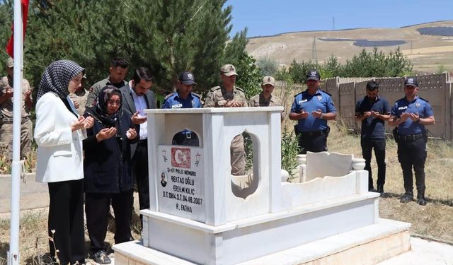 Şehit polis Erdem Kılıç, şehadetinin yıl dönümünde dualarla anıldı