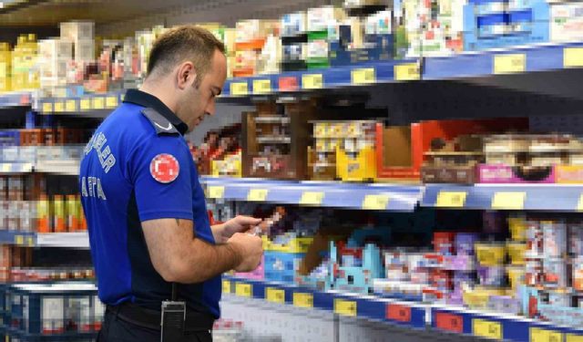 Şehzadeler zabıtasından zincir marketlere denetim
