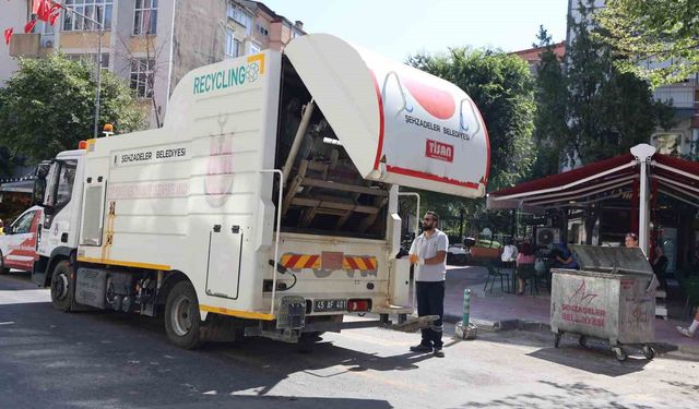 Şehzadeler'de çöp konteynerleri dezenfekte ediliyor
