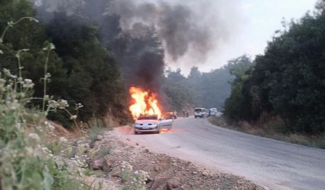 Seyir halindeki otomobil alevlere teslim oldu