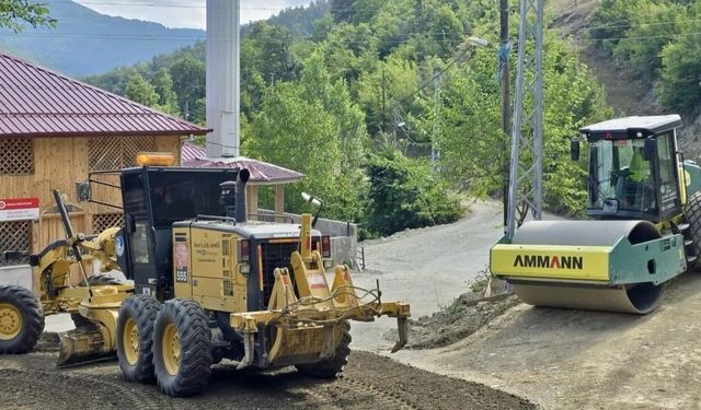 Sinop'ta köy yolları yenileniyor
