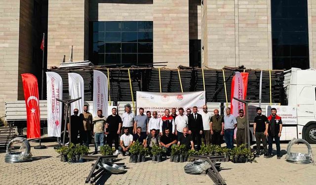 Şırnak'ta 'kıtılnefs üzümü' için üreticilere ekipman ve fidan desteği