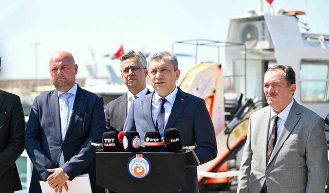 Son 7 yılda Türkiye genelinde denizlerden 325 bin tondan fazla deniz çöpü toplandı
