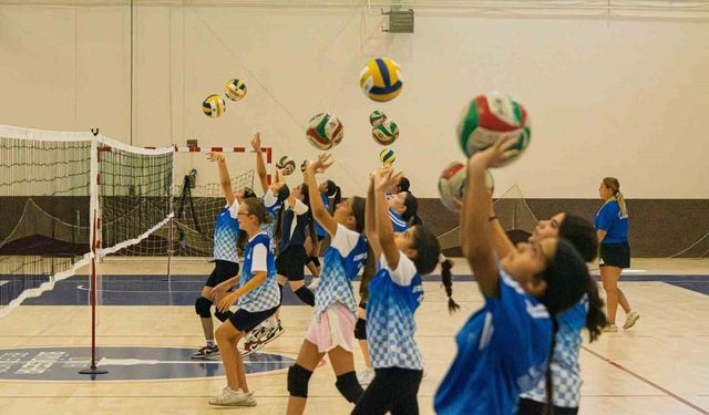 Spor okullarında voleybola yoğun ilgi