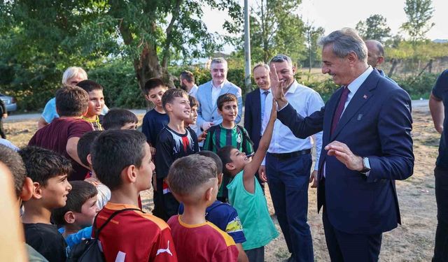 Spor tesisi açılışı çocuklara çifte bayram oldu