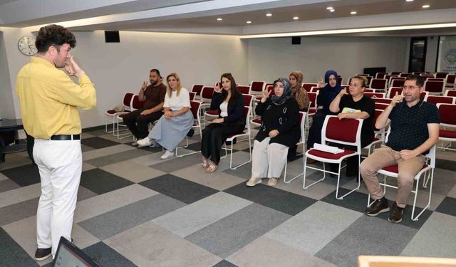 Talas Belediyesi personeline işaret dili eğitimi