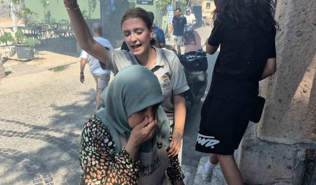 Tarihi bölgede çıkan yangının dumanı sebebiyle vatandaşlar zor anlar yaşadı
