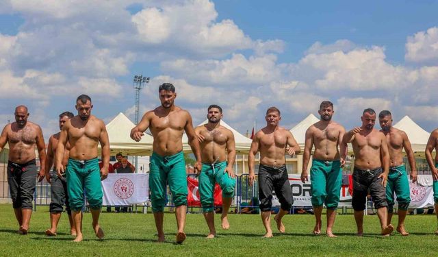 Taşköprü'de başpehlivan ve karakucak güreşleri nefes kesti