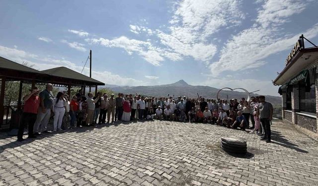 TİGAD'ın 13. Dijital Medya Çalıştayı kapsamında gazeteciler Tuzluca'yı ziyaret etti
