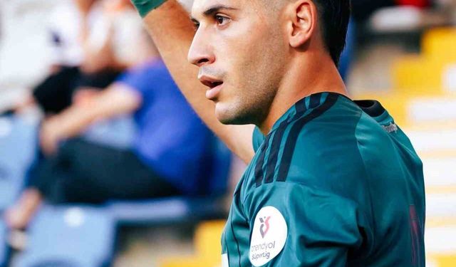 Trendyol Süper Lig: RAMS Başakşehir: 1 - Kocaelispor: 0 (İlk yarı)