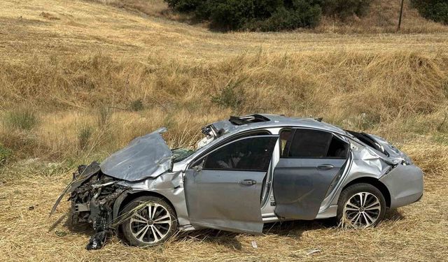 Uşak'ta otomobil takla attı: 1 ölü
