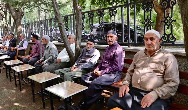 Vali Çelik, vatandaşlarla buluştu