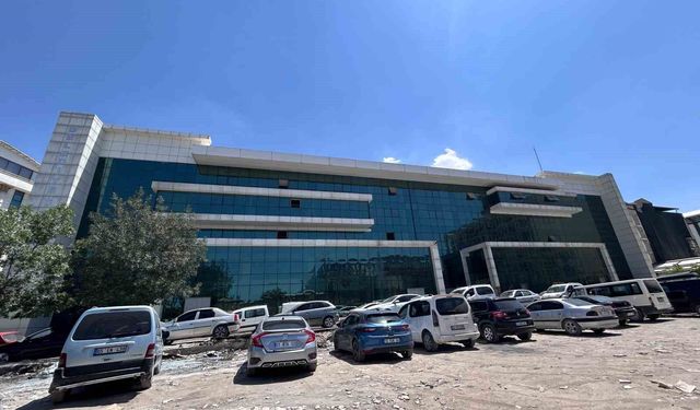 Van Büyükşehir Belediyesinin milyonluk yatırımı yılan hikayesine döndü