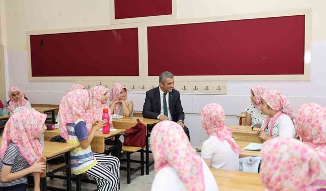 Yaz kurslarında çocukların neşesi geleceğe umut oluyor