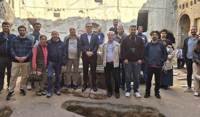 35 akademisyen Gümüşler Manastırı'nı ziyaret etti