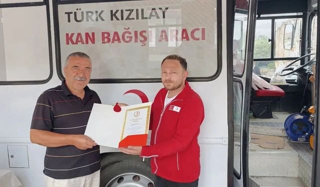38 kez kan bağışladı, altın madalyayla onurlandırıldı
