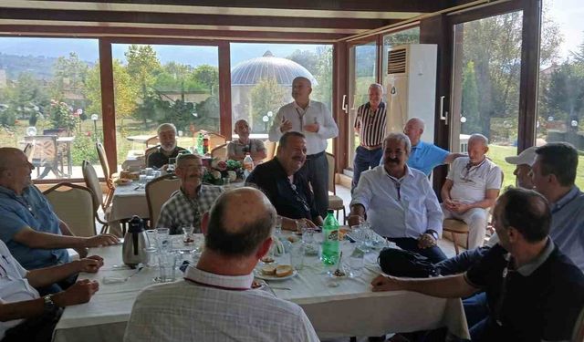 50 yıl önce okul sırasında başlayan dostluklarını tazelediler