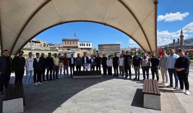 AK Parti Erzurum Gençlik Kolları'ndan 12 Eylül açıklaması: 'Söz de karar da milletindir'