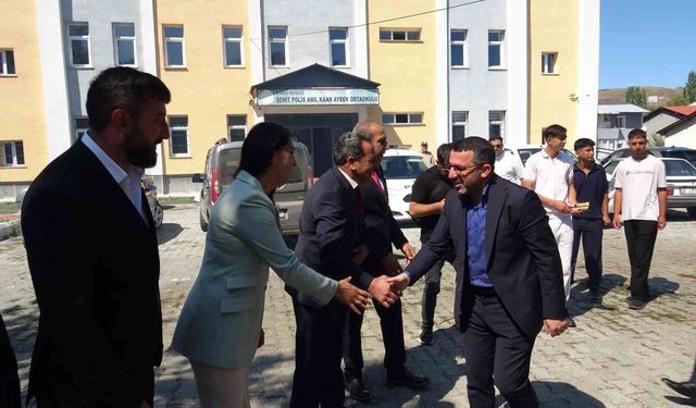 AK Parti Susuz'da Danışma Meclisi coşkusu: İlçeye yapılan yatırımlar masaya yatırıldı
