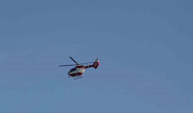 Bahçesaray'da perikardit hastası helikopter ambulansla Van'a sevk edildi