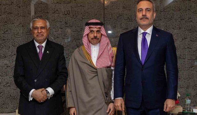 Bakan Fidan, Ortak Savunma için Mekke Anlaşması Dışişleri Bakanları Toplantısına katıldı