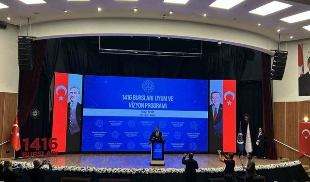 Bakan Tekin, yurt dışına gidecek bursiyer öğrencilerle bir araya geldi: 'Sizi aynı zamanda bir Türkiye Cumhuriyeti elçisi olarak gönderiyoruz'