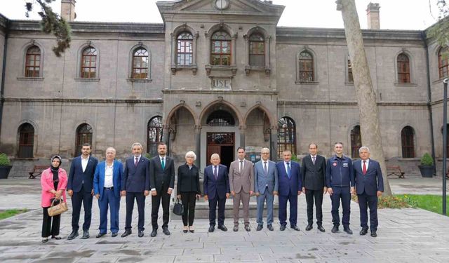 Başkan Büyükkılıç, Kent Konseyi'nin yeni yönetimini ağırladı