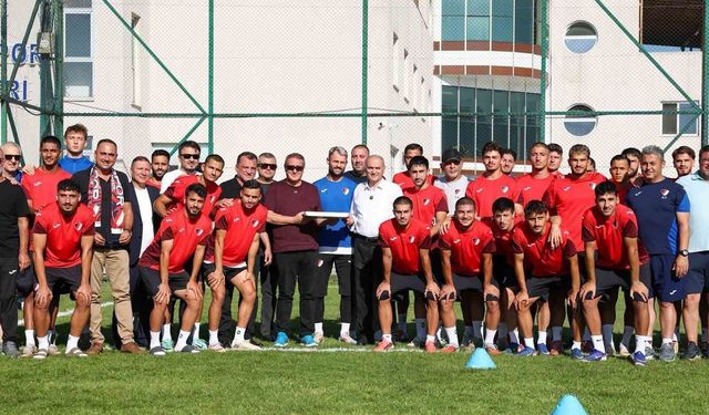Başkan Özlü'den Düzcespor'lu futbolculara moral verdi