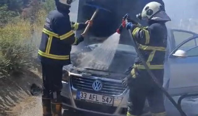 Batman'da seyir halindeki otomobil alev aldı