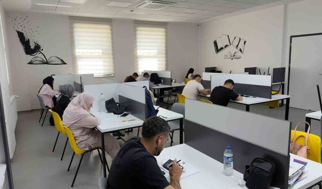 Battalgazi Belediyesi'nden sınava hazırlanan öğrencilere kütüphane desteği