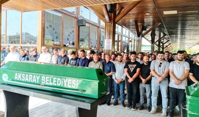 Beşinci kattan düşerek hayatını kaybeden genç kız son yolculuğuna uğurlandı